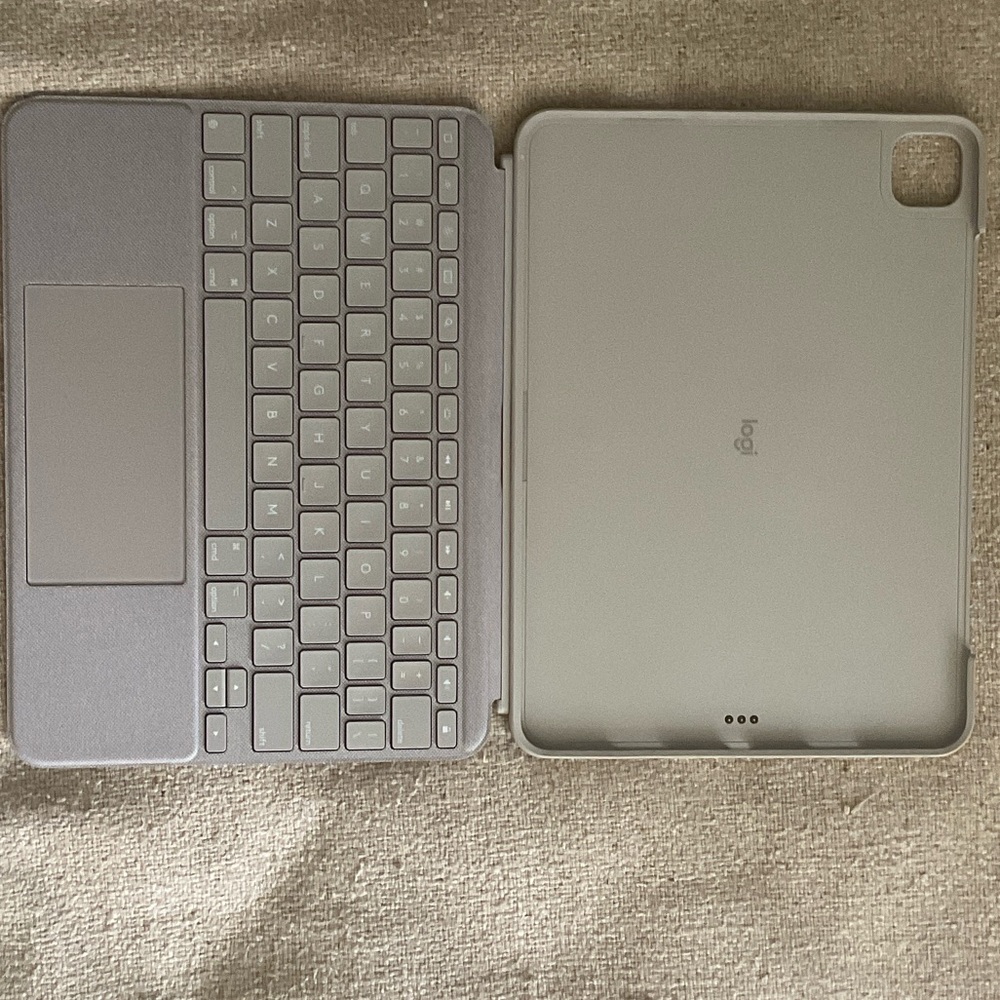 Logitech Detachable folio with keyboard for IPAD